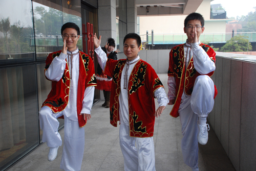 乐竟在线客服,年会之幕后花絮